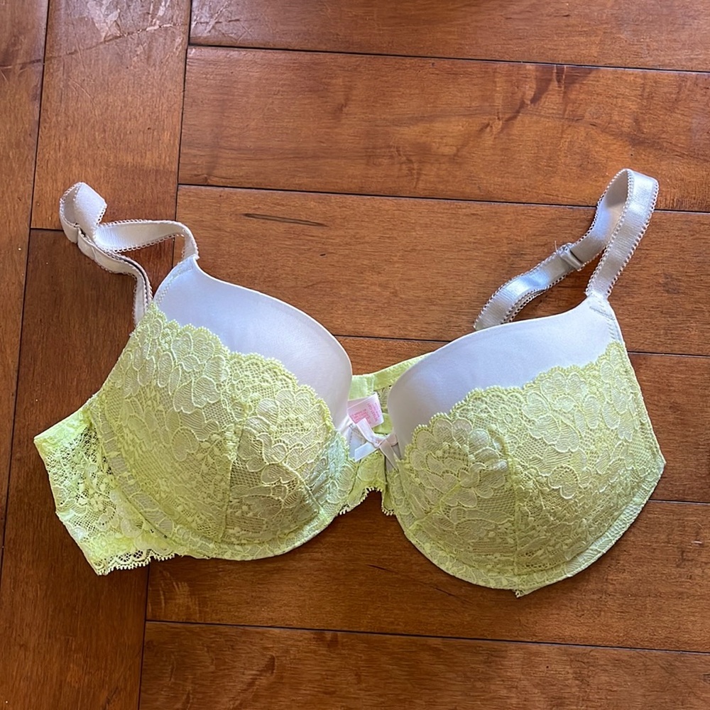 Victoria’s Secret Green Bra